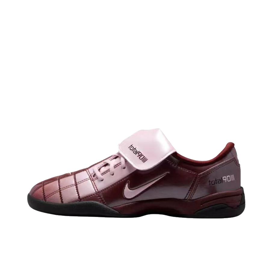 推荐商品：Nike Total 90 IIl PRM SE WC 足球鞋 经典个性 酒红色
