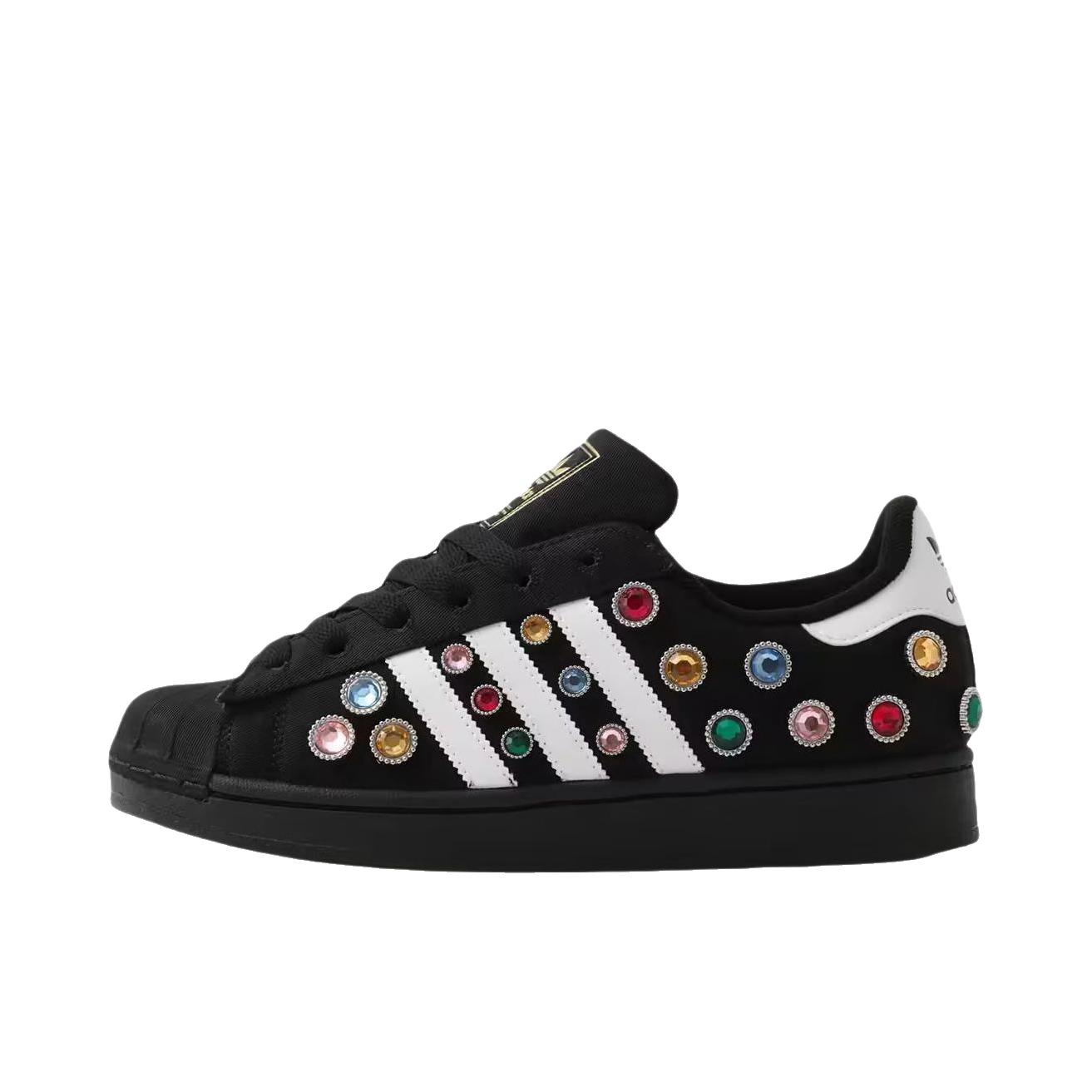 推荐商品：adidas Originals Superstar 2 板鞋 复古防滑耐磨贝壳头贴合圆头支撑 低帮/黑色