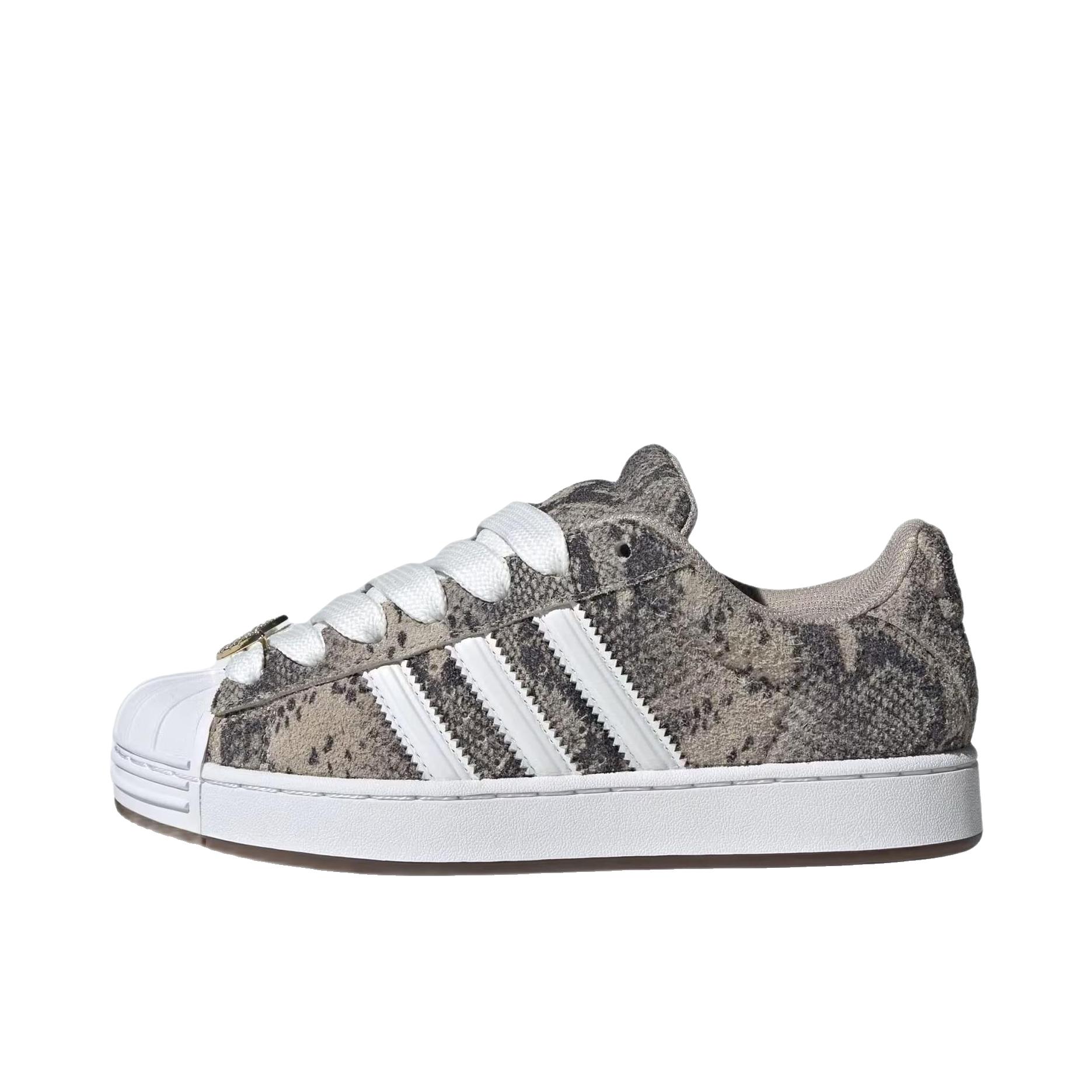 推荐商品：adidas Originals SUPERSTAR ST 板鞋 圆头平跟橡胶贴合耐穿 低帮/奇迹米色/云白色/金色金属色