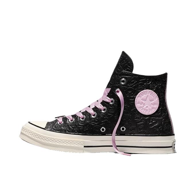 推荐商品：Converse/匡威 Chuck 70 帆布鞋 防滑耐磨薄底轻便透气舒适百搭复古时尚贴合圆头流光风 Hello Kitty®and Friends联名/黑色