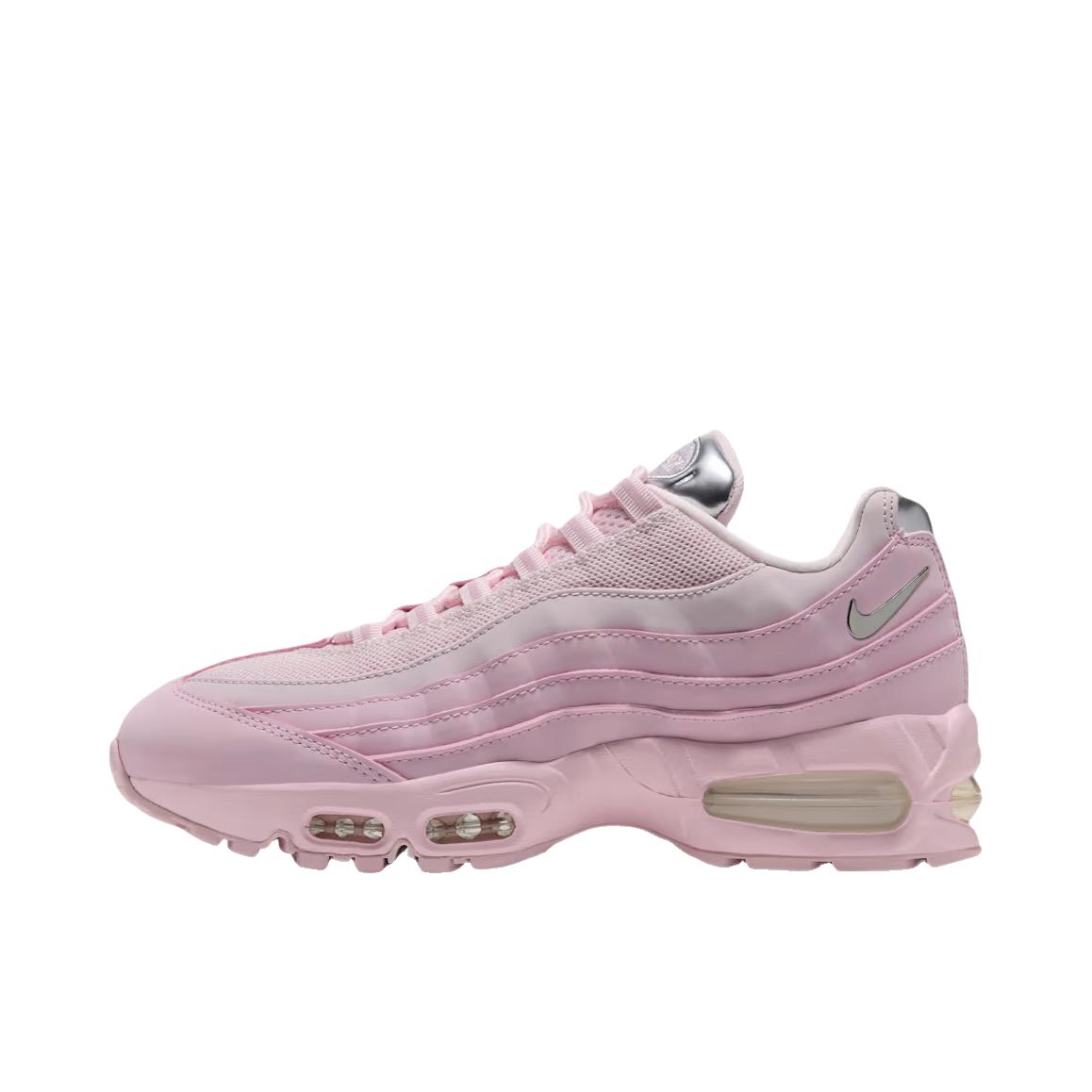 推荐商品：Nike Air Max 95 跑鞋 潮流时尚复古百搭防滑耐磨舒适透气防水气垫织物支撑低帮缓震贴合耐用圆头 低帮/浅粉色