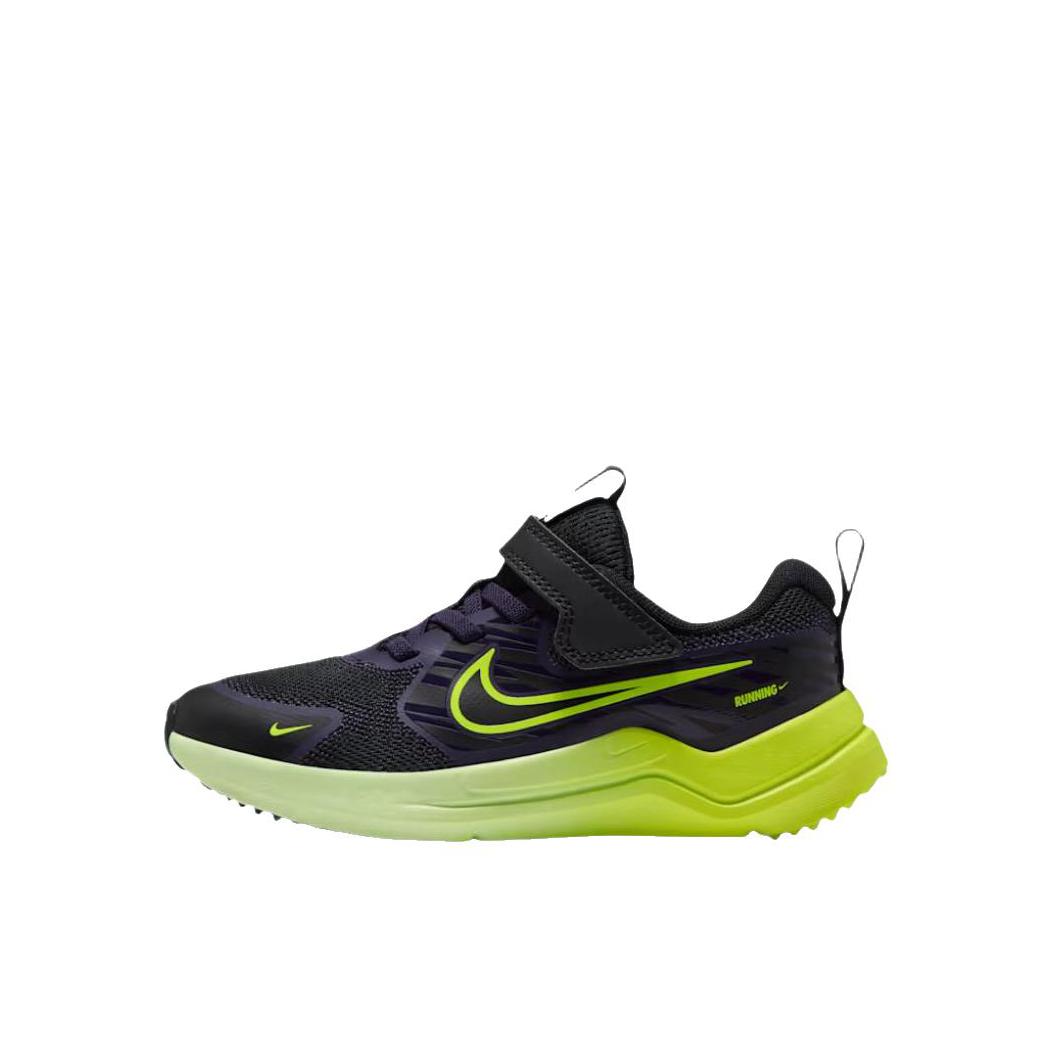 推荐商品：Nike  Cosmic Runner  防滑耐磨 舒适透气 时尚百搭 运动鞋儿童 低帮/小童/黑色/荧光绿