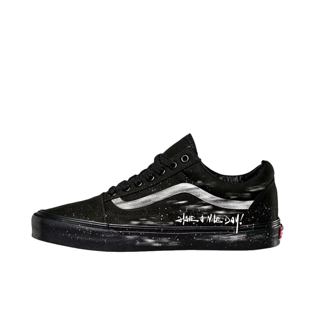推荐商品：【定制球鞋】 Vans/范斯 Old Skool 板鞋 防滑耐磨减震轻便炫酷街头舒适百搭复古潮流时尚休闲 低帮/墨影星河