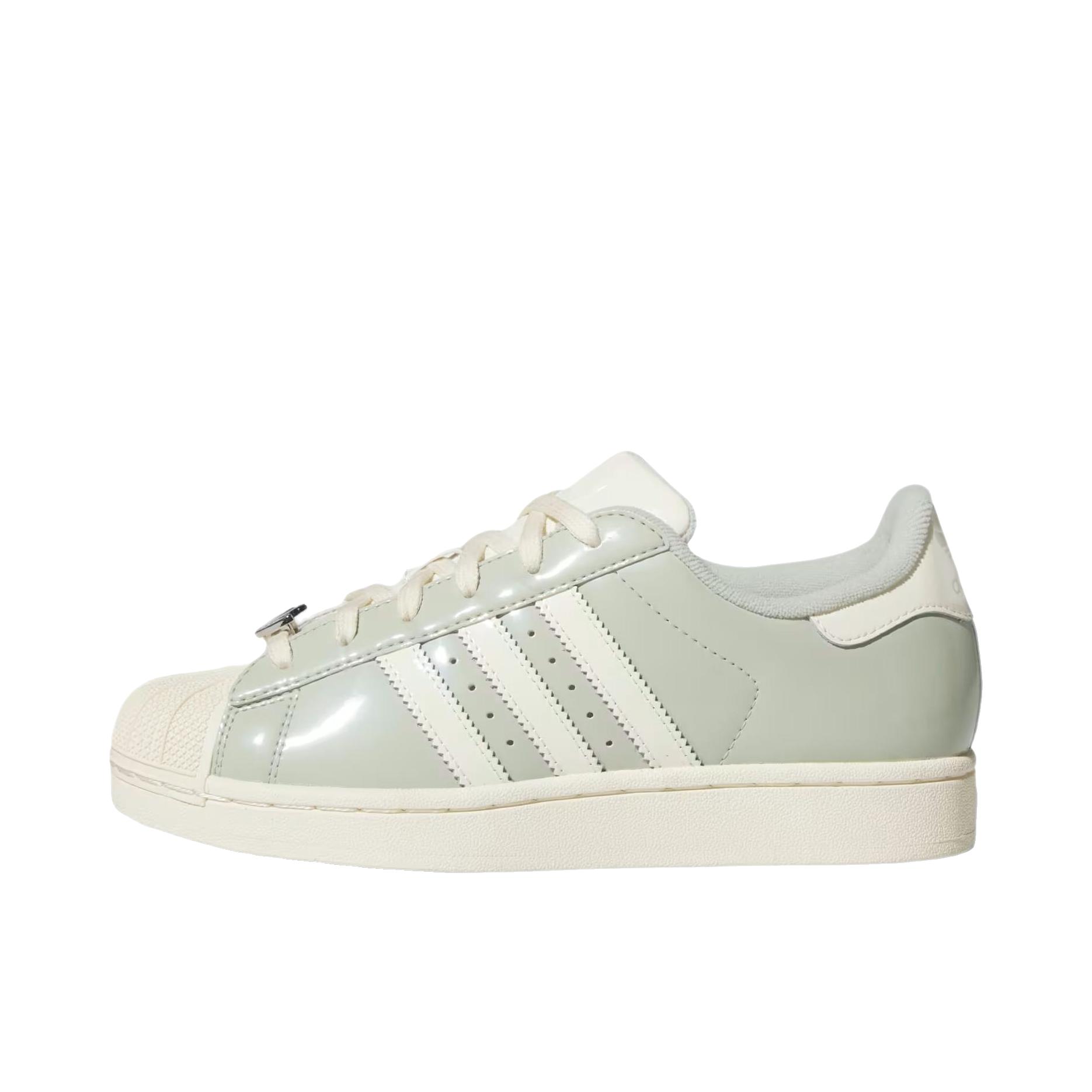 推荐商品：adidas Originals Superstar 2 板鞋 复古防滑耐磨贝壳头贴合圆头支撑 低帮/光晕绿/奶油白