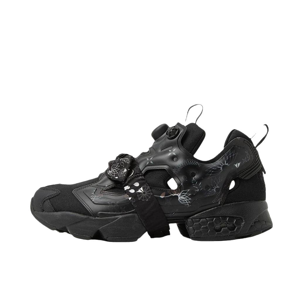 推荐商品：Reebok/锐步 Instapump Fury 94 跑鞋 圆头厚底支撑织物减震复古包裹性 KREVA联名/低帮/黑色 