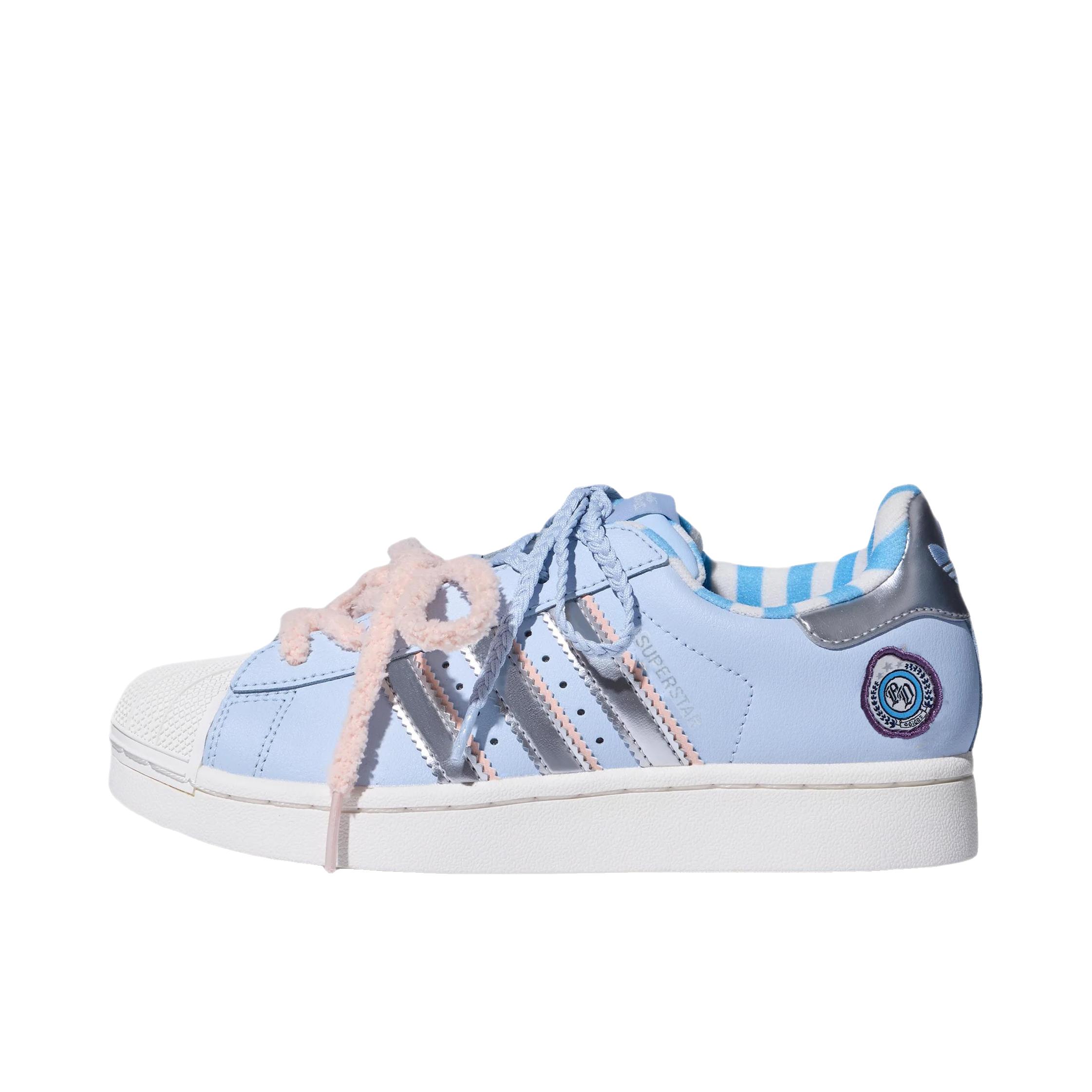 推荐商品：adidas Originals Superstar 2 板鞋 复古防滑耐磨贝壳头贴合圆头支撑 Disney/迪士尼联名/低帮/大童/晶蓝色/金属银/白色