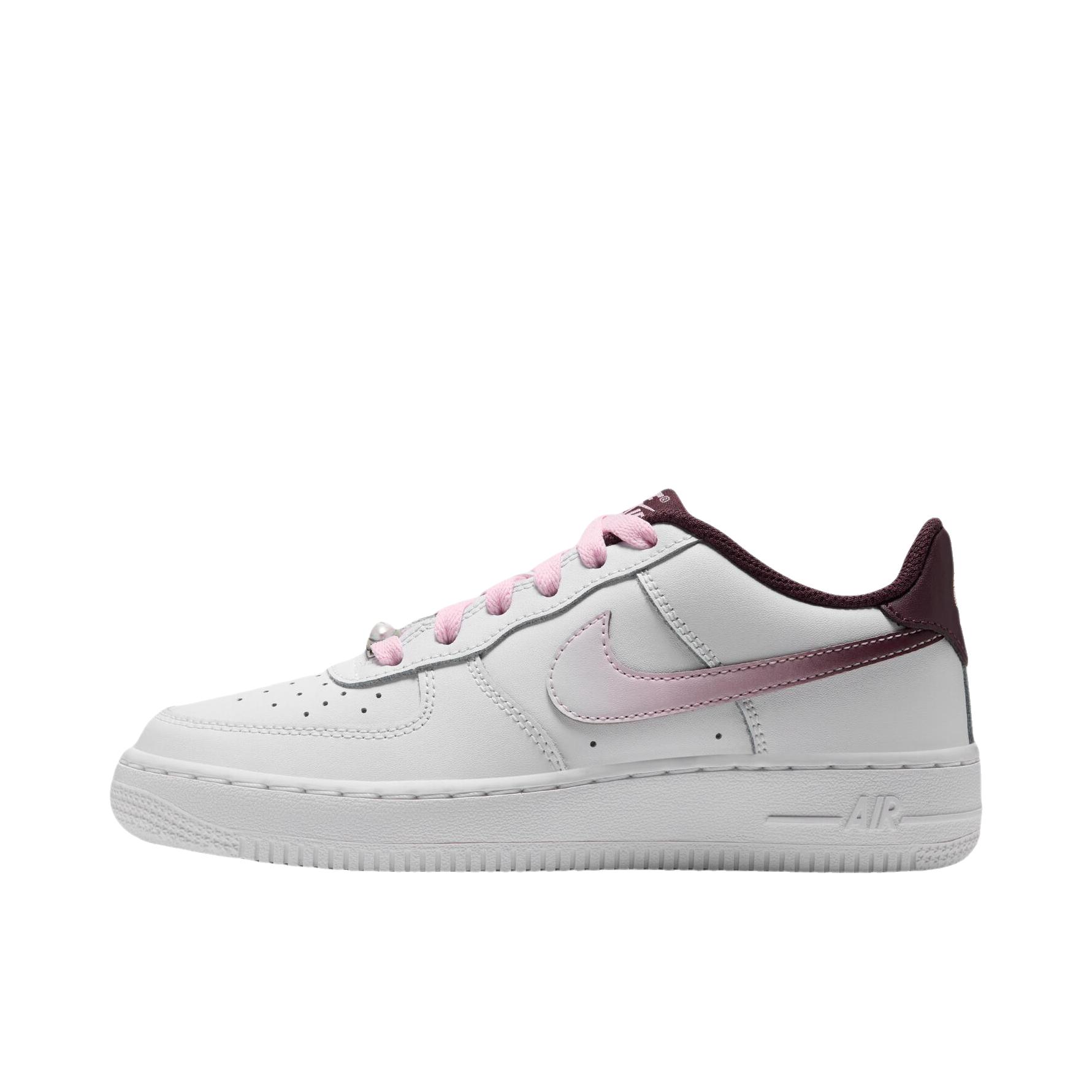 推荐商品：Nike Air Force 1 空军一号 板鞋 轻便舒适百搭耐磨防滑复古 大童/白色/鲜亮勃艮第酒红/泡沫粉