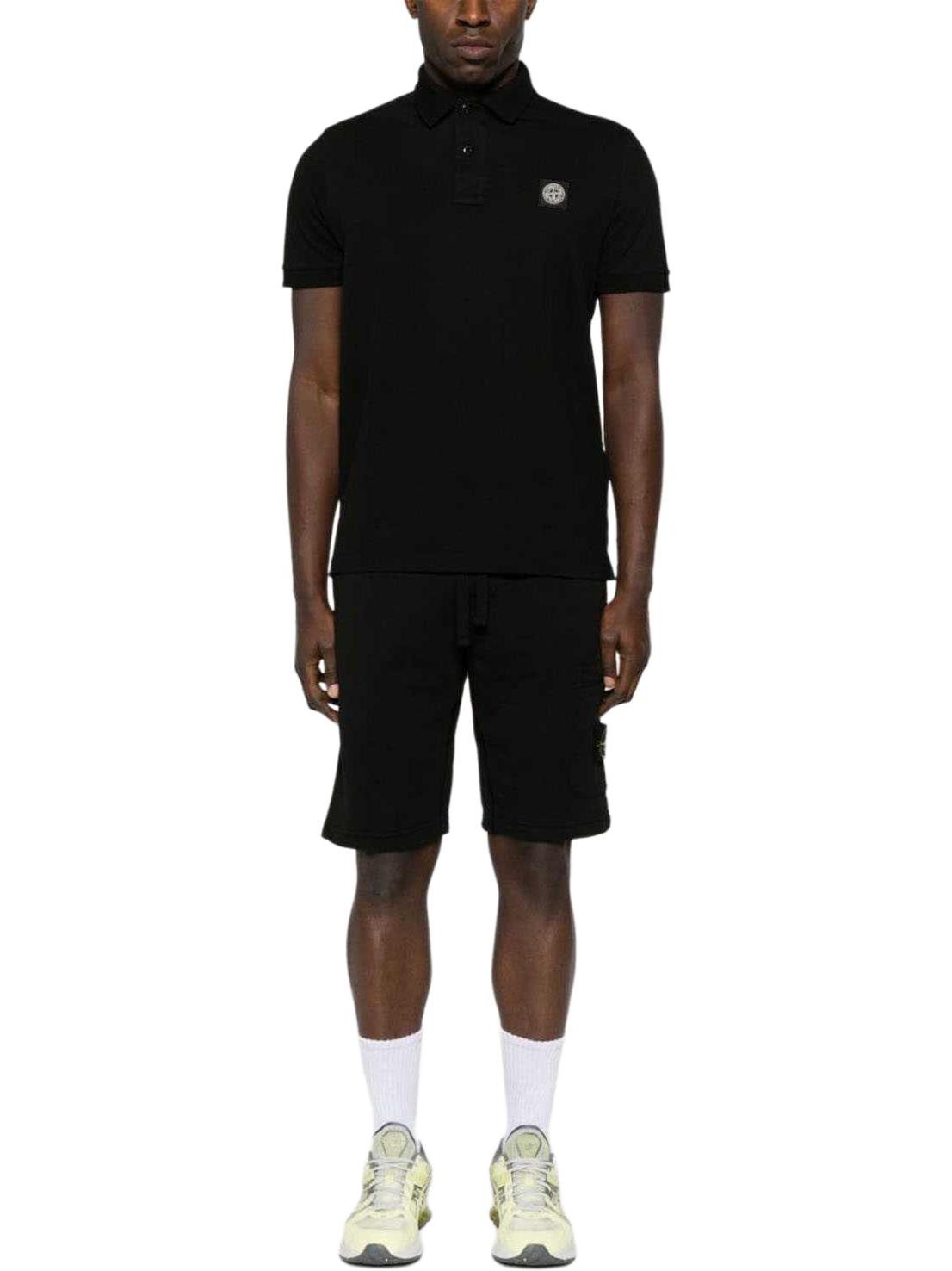 推荐商品：Stone Island 指南针口袋抽绳弹力针织短裤 721564651-V0029 黑