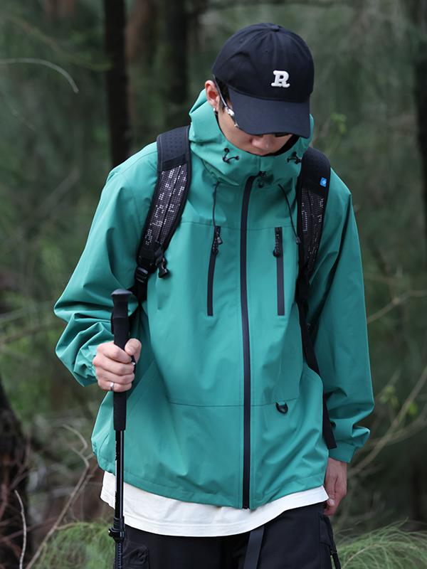 推荐商品：APay 防风防水速干连帽冲锋衣 男女同款 FR7007 松柏绿