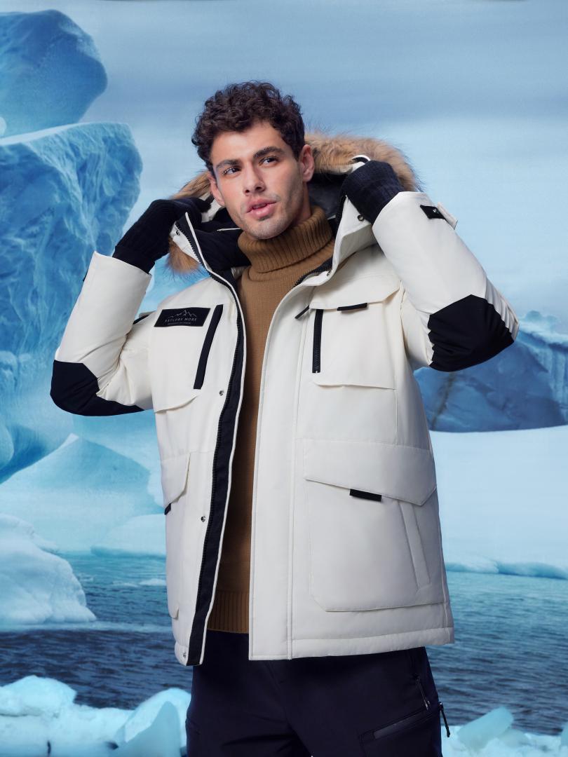 推荐商品：【赵昭仪同款】波司登 极寒系列 加厚款防风座山雕泼墨雪山毛条极地冰川一手长蓄热撞色拼接大毛领连帽鹅绒羽绒服 男女同款 B30142317 冰霜白