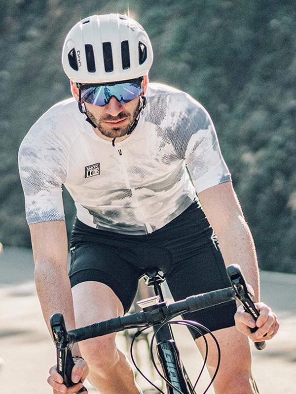 推荐商品：Santic/森地客 锦纶透气圆领短袖中腰修身短裤骑行服 WM3CT091W套装 莫尔蒙白