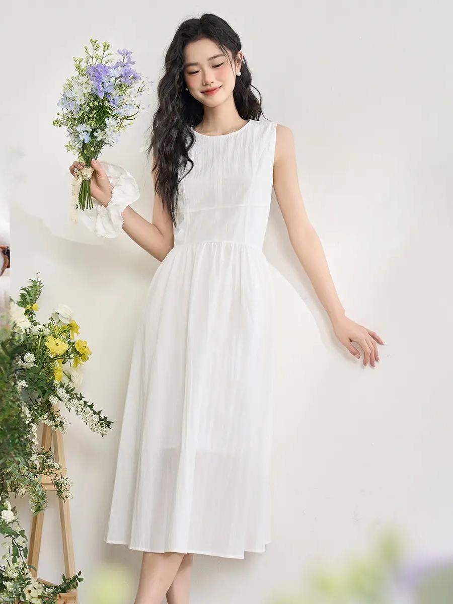 推荐商品：西遇 法式纯色A字无袖连衣裙 女装 D0050695 白