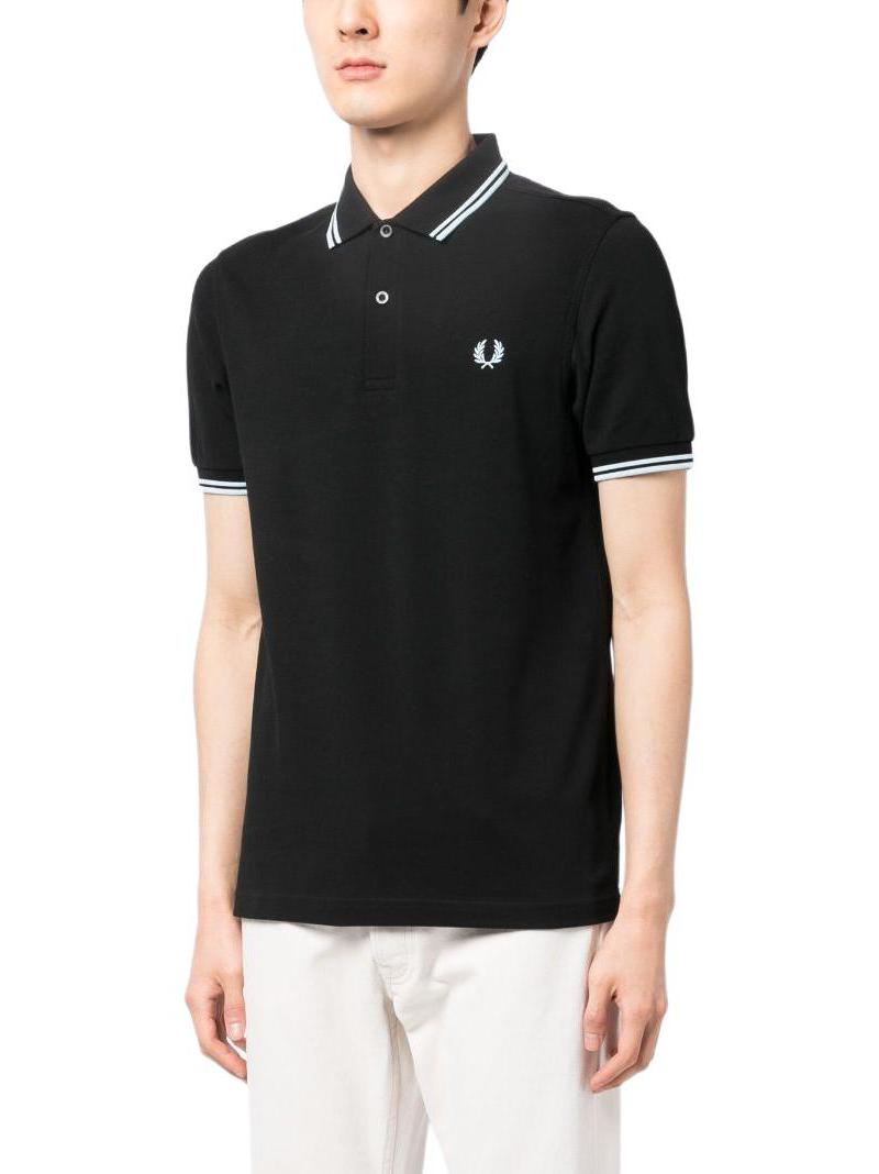 推荐商品：Fred Perry 麦穗刺绣全棉翻领套头直筒短袖 M3600BCS 黑