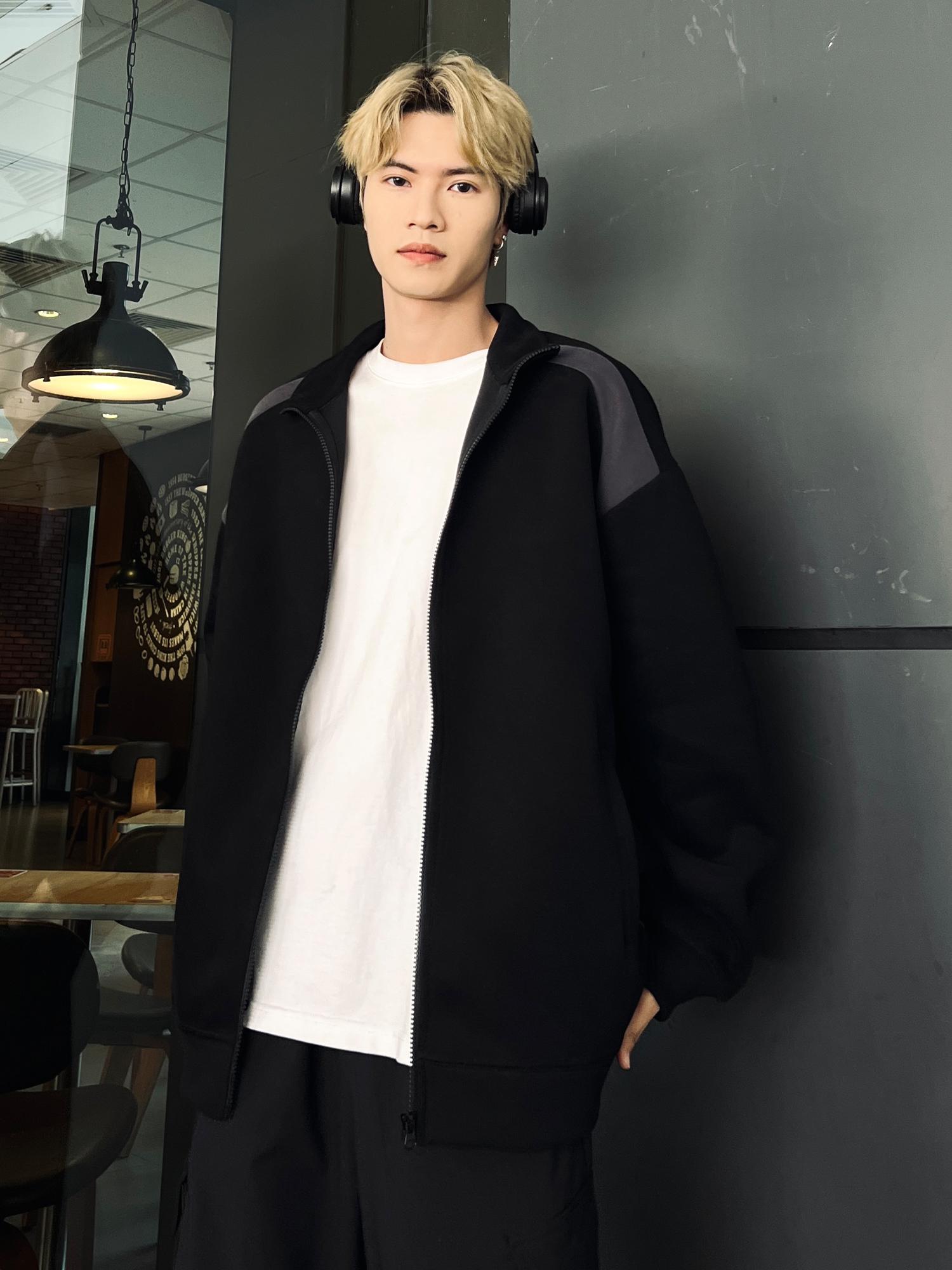 推荐商品：吾皇猫 透气拼色插肩袖夹克 608960WH 黑