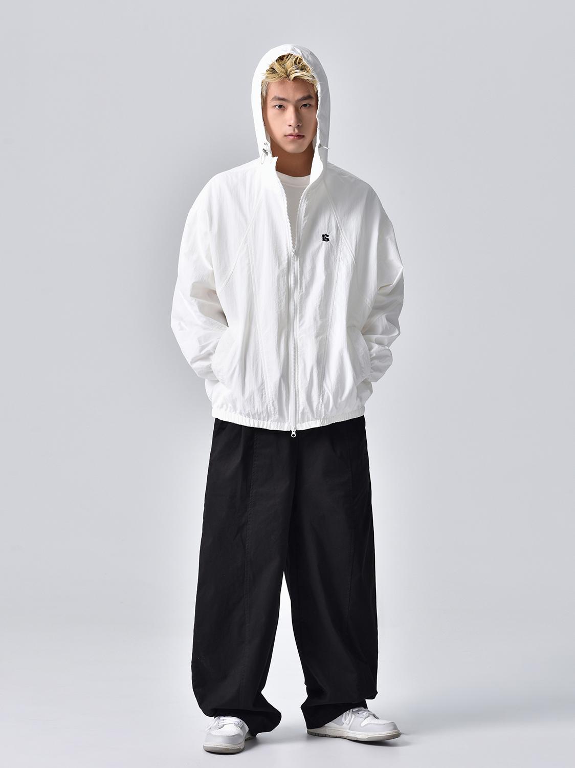 推荐商品：GOGOSOON 纯色透气字母防晒衣 B229-V1145 白/立领