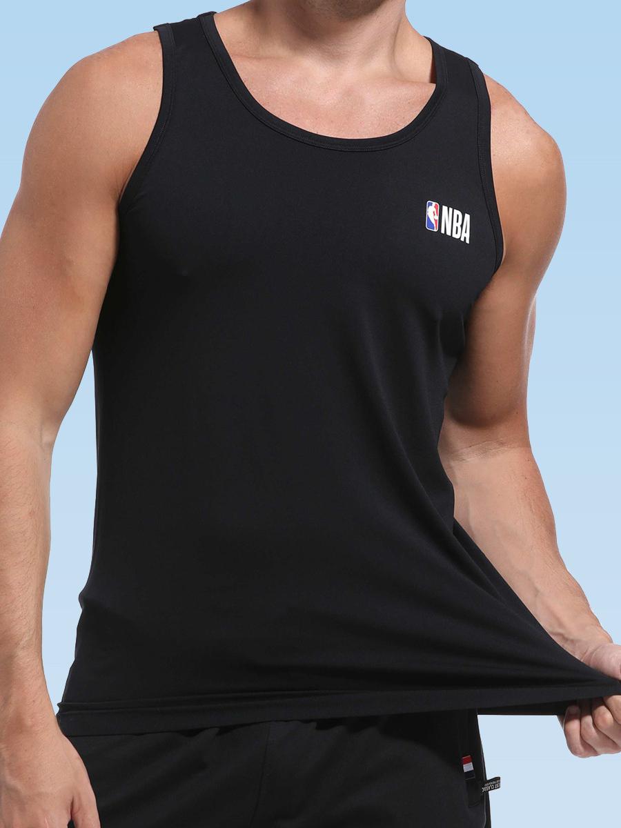 推荐商品：【冯荔军同款】NBA 纯色棉质无袖排汗轻薄修身透气内搭篮球背心 N2T1032M 黑