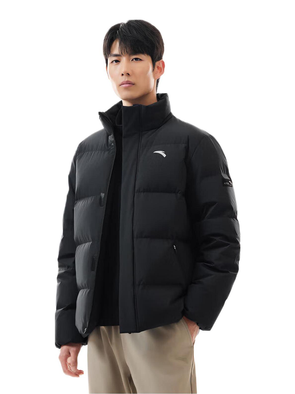 安踏 四防科技保暖抗寒防泼水油污风充绒氢加绒拉链短款立领鸭绒加厚防风速暖羽绒服 952547902 基础黑