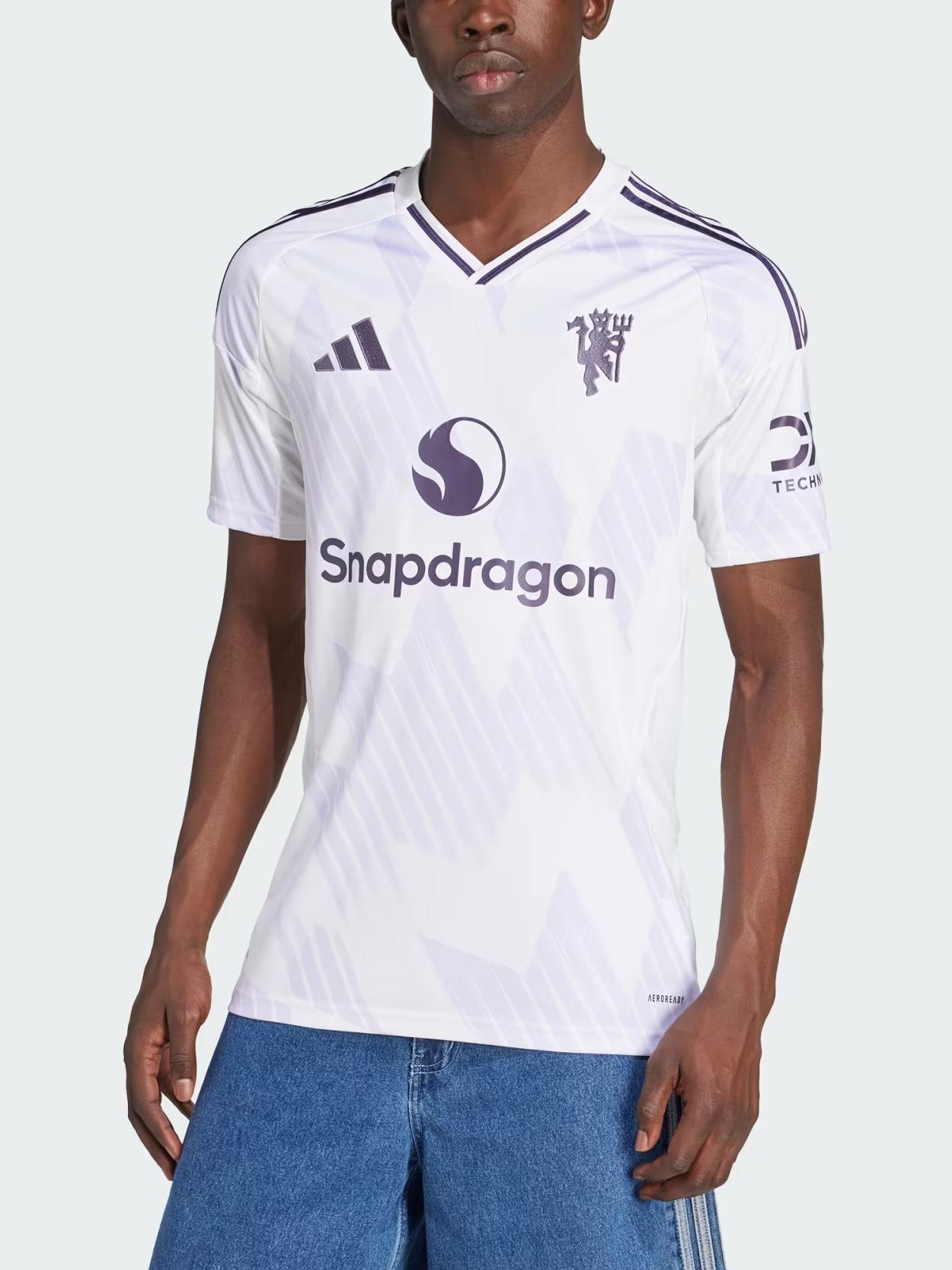 推荐商品：Adidas/阿迪达斯 足球系列印号曼联俱乐部印花V领套头足球服 25-26/Away/球迷版