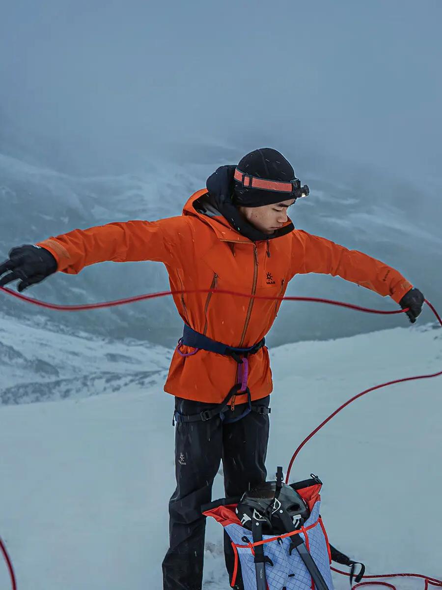 推荐商品：Kailas/凯乐石 MONT X 高海拔轻量硬壳防暴雨防风透气防紫外线全天候登山服单冲冲锋衣 KG2331117/KG2311102/KG2331111/KG2241122 KG2441147 氧化橙/单冲