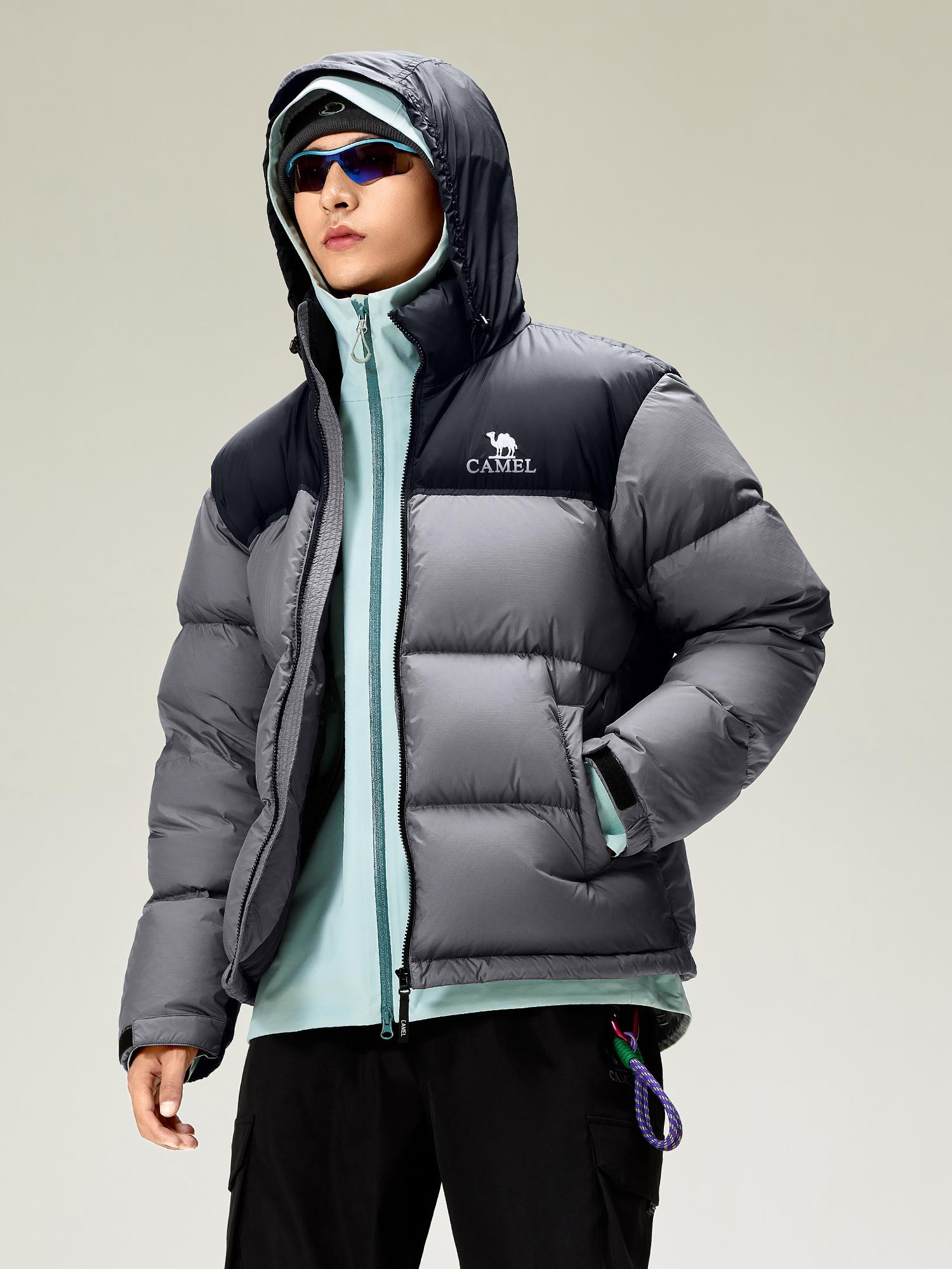 Camel 火山 暖绒系列王者凯甲系列轻户外三防防风防泼水加绒加厚蓄热抗寒升温蓄锁温热短款拼接拉链连帽高绒量白鸭绒羽绒服 M13CR07066 M34CR07601 砚墨灰/幻影黑