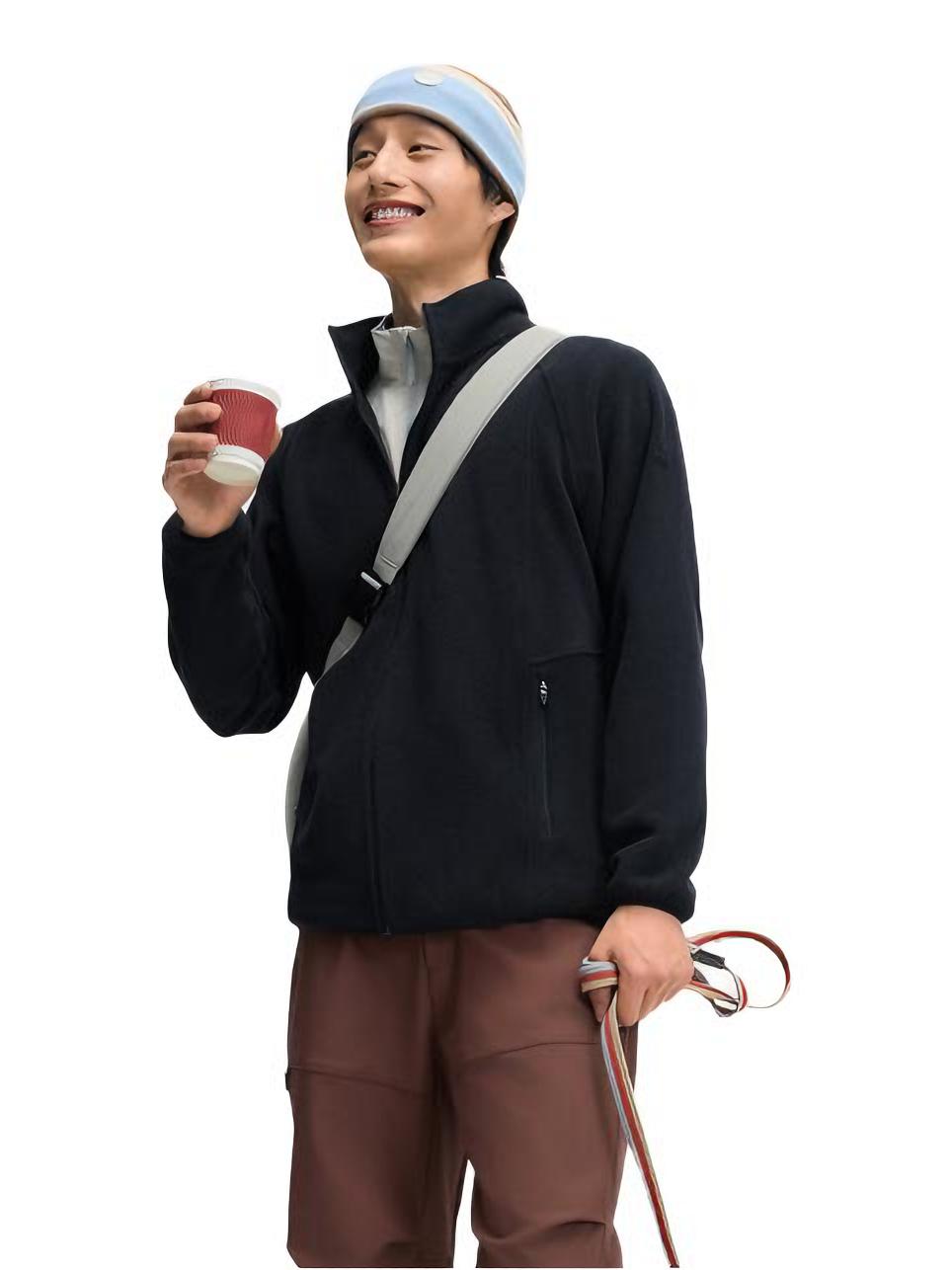 推荐商品：蕉下 摇粒绒抓绒纯色内胆 6937577307017 漫暮黑