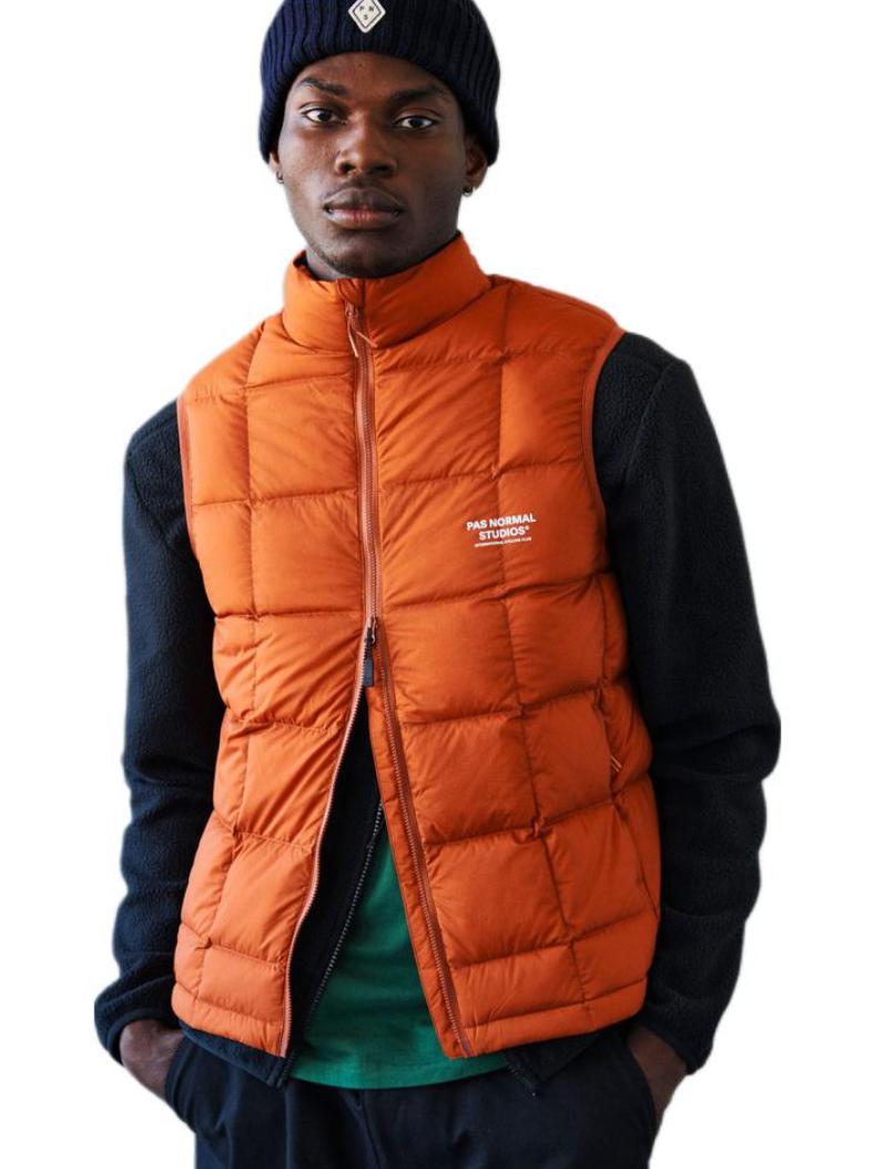 推荐商品：Pas Normal Studios 保暖拉链叠穿鹅绒轻便马甲 NO33AMI 红橙