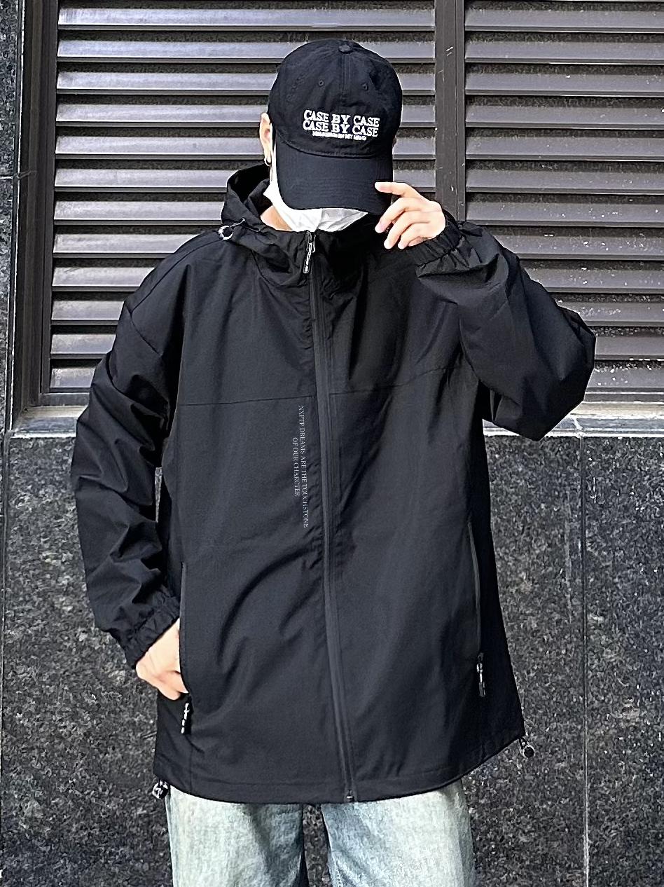 推荐商品：NXPTP 防风防水美式长袖冲锋衣 NX-W8601G117 升级加绒/黑