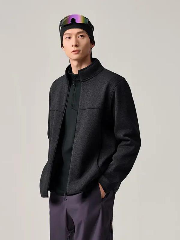 推荐商品：Anta/安踏 火壳 防风加绒抗静电立领抓绒衣 952546710 基础黑花灰