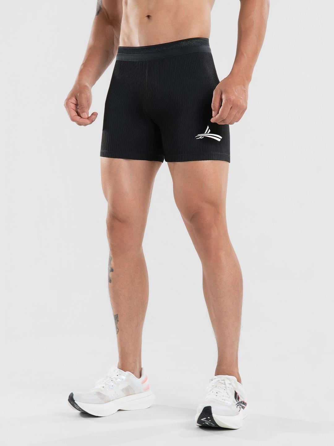 推荐商品：Volanti/沃兰迪  短弹智旋控温紧身压缩马拉松田径条纹螺纹修身三分裤运动短裤 VTDT05999 黑