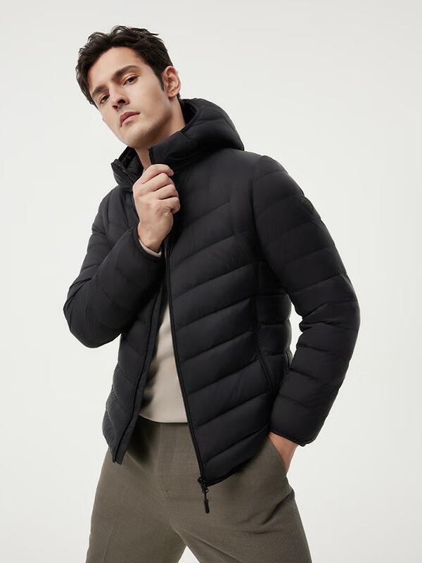 推荐商品：坦博尔 超能小太阳便携式防风保暖连帽叠穿一体排骨轻薄短款拉链可收纳羽绒服 TF236209 黑