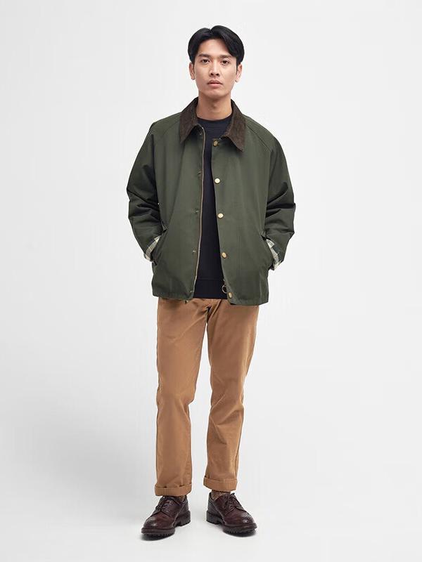 推荐商品：Barbour/巴伯尔 Transporter 棉涤无蜡两面穿翻领单排扣夹克 MCA0963SG51 军绿