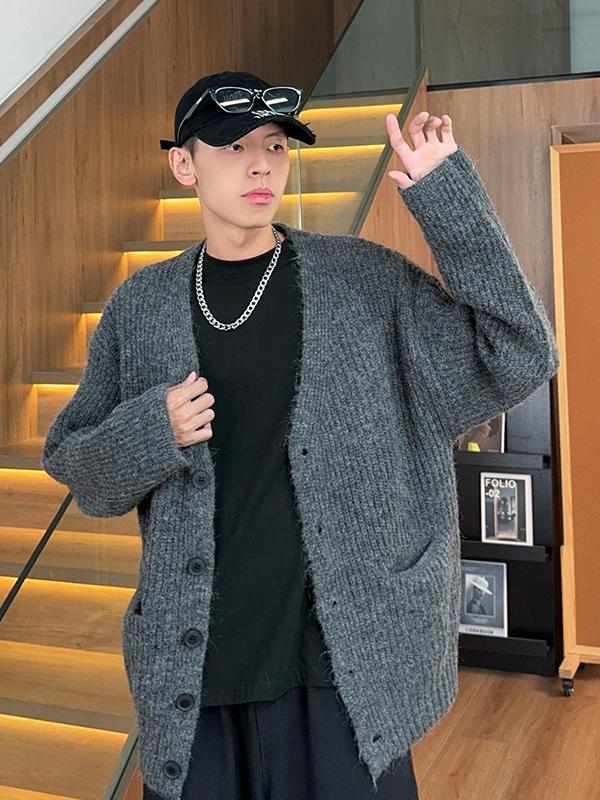 推荐商品：minfinity&roarguns 复古单排扣亲肤长袖毛衣 DWM939F0 深灰