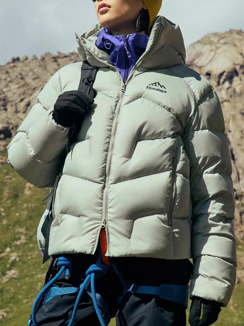 推荐商品：Himalaya/喜马拉雅 玉龙 拒水800蓬鹅绒保暖羽绒服 A35CR28357 藻灰绿