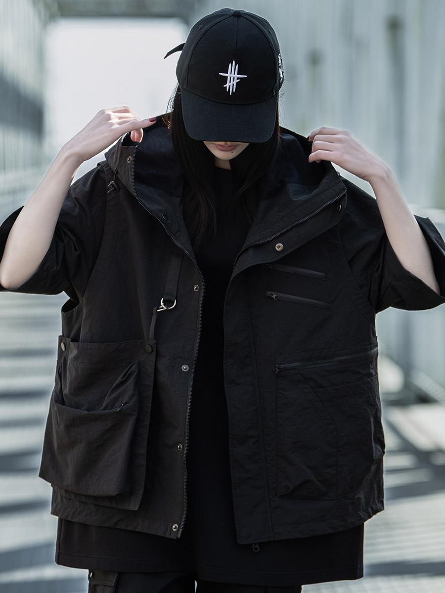 推荐商品：AOGZ 拉链条纹无袖马甲 AOGZ-MJ025 黑