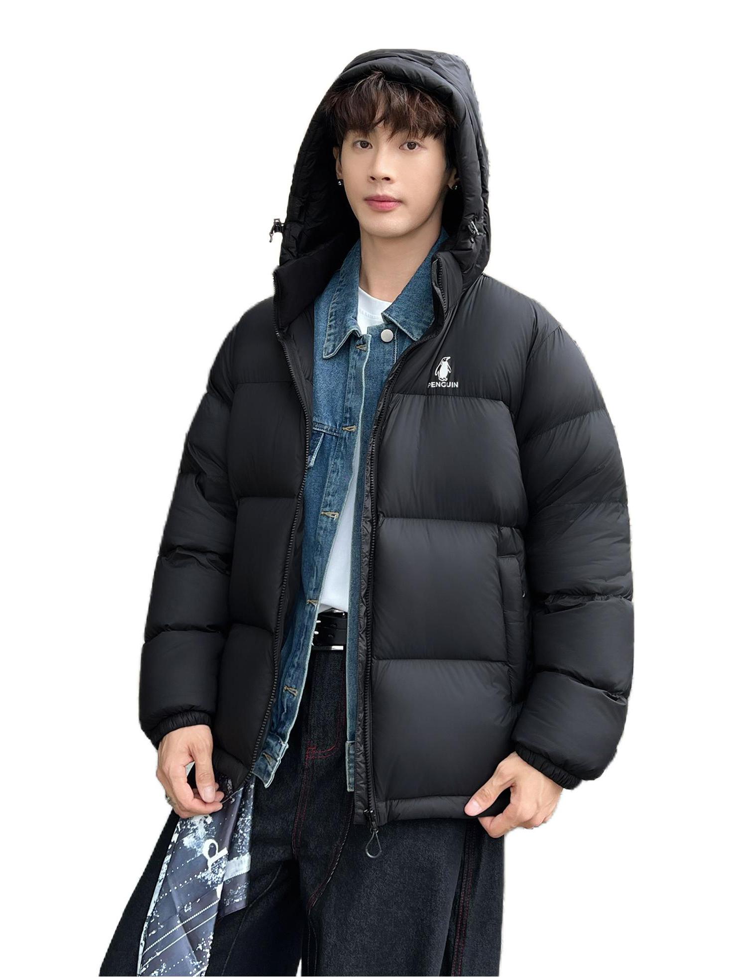 推荐商品：PENGUIN/企鹅 防风加厚连帽短款长袖羽绒服 M35CR28089A 男款/幻影黑