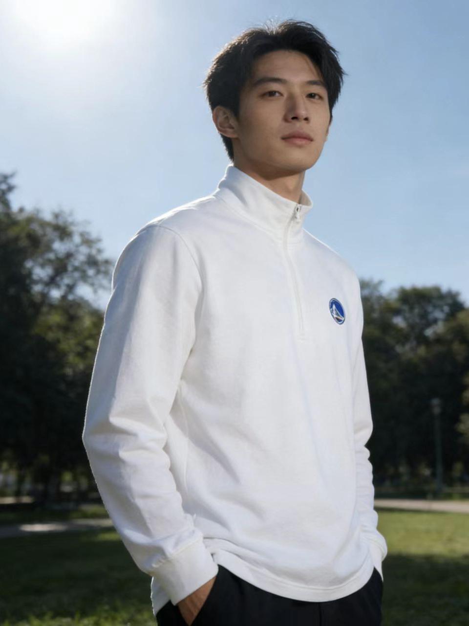 推荐商品：NBA 球队文化系列球场生活系列半拉链修身长袖T恤 APTEE01247 白