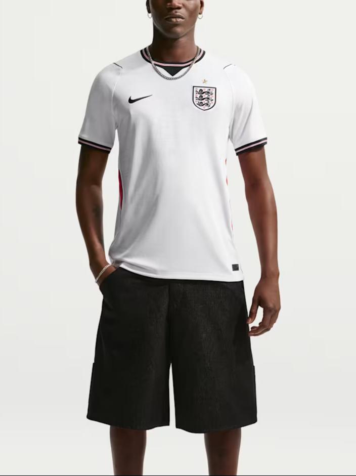 推荐商品：Nike/耐克 2026SS 美加墨世界杯 英格兰国家队 套头印花圆领透气短袖足球服 白