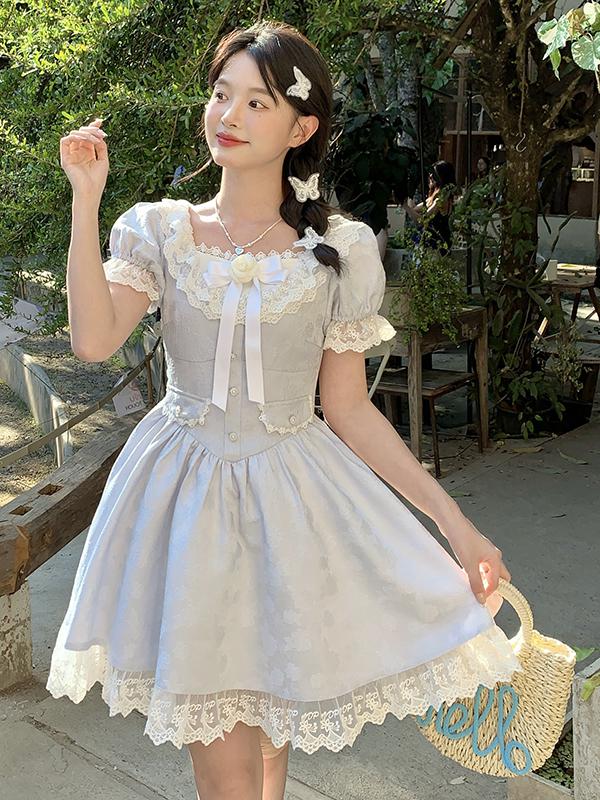 推荐商品：东鲸岁时记 千金风收腰蕾丝短袖连衣裙 女装 DJC52620860 蓝