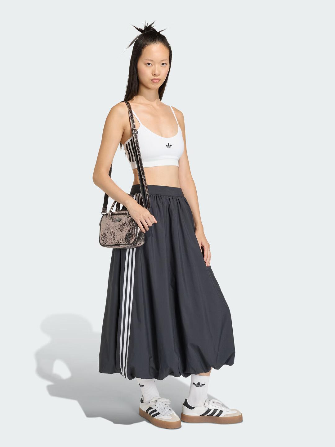 推荐商品：【邵雨琪同款】Adidas/阿迪达斯 2026SS 纯色透气耐磨半身长裙 女装 KC8088 黑