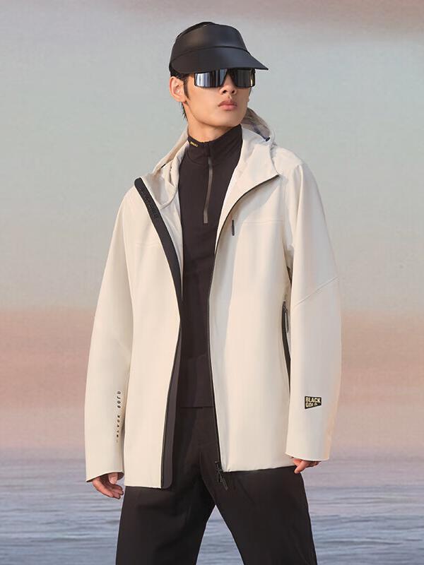 推荐商品：高梵 风壳4.0连帽三合一保暖短款羽绒服 GH324053W 白