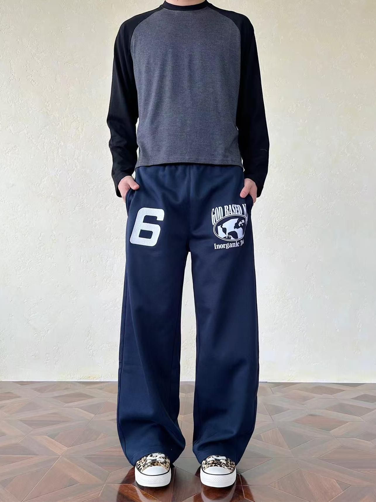 推荐商品：DAND 2026SS 直筒廓形刺绣印花运动长裤 FF-611-3-BKW38 藏蓝