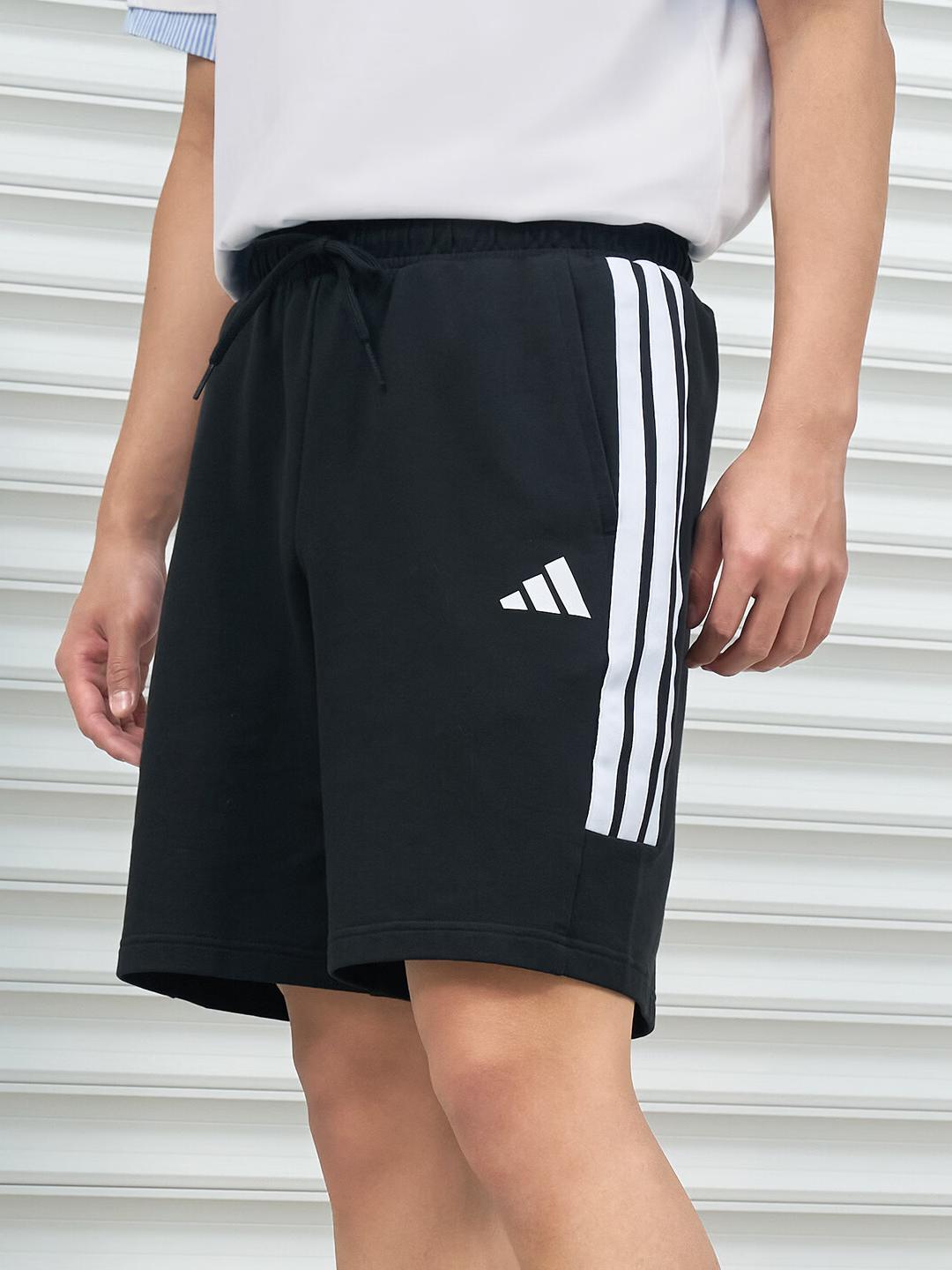推荐商品:Adidas/阿迪达斯 条纹圆领短袖运动套装 KX0521 KX0523 KX0524 KX0522 白上装+黑下装