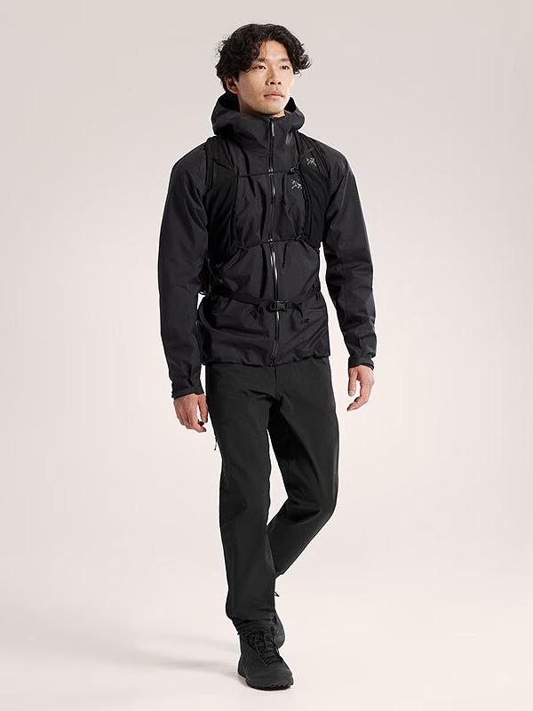 推荐商品：【孙怡静同款】Arc'teryx/始祖鸟 Beta Jacket 硬壳城市休闲系列防紫外线防水透气远足耐用轻量冲锋衣 X000008584 黑 