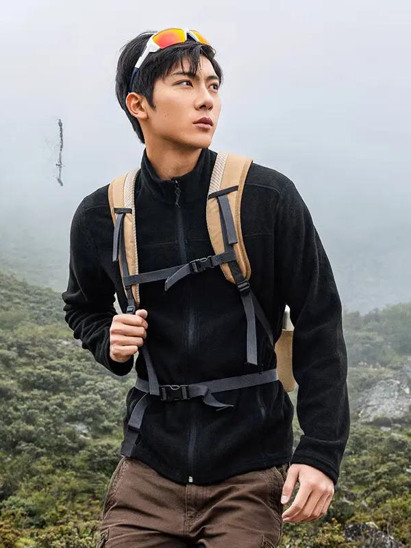 推荐商品：Decathlon QUECHUA MH100户外滑雪徒步保暖加厚立领摇粒绒内胆套头抓绒衣8156839 黑