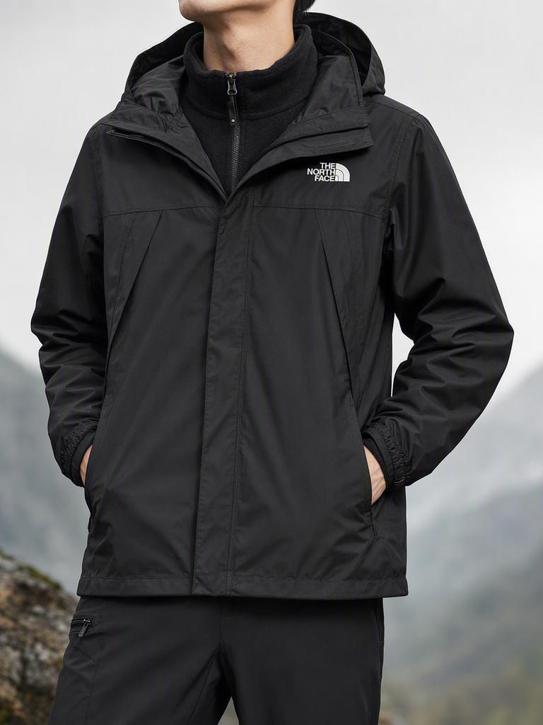 推荐商品：TheNorthFace 三合一防风防水保暖软壳冲锋衣 户外登山远足7W7T 黑/22版