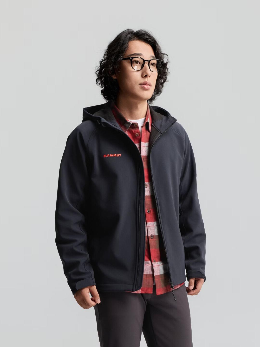 推荐商品：MAMMUT/猛犸象 户外防风保暖软壳夹克 1011-02062 黑