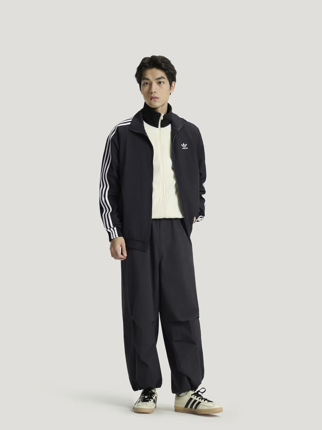 推荐商品：【徐璐同款】Adidas/阿迪达斯 Firebird系列快干耐磨防风透气三条纹梭织立领夹克 KB2466 黑
