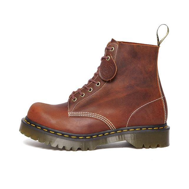 推荐商品：Dr.Martens 马汀博士 1460 英伦风 复古时尚 软皮光面 舒适保暖 百搭休闲 马丁靴 8孔/棕褐色