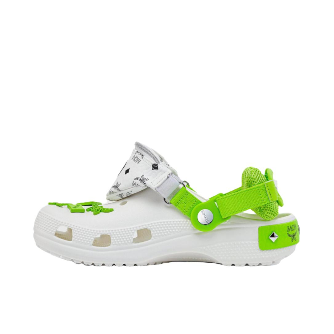 推荐商品：Crocs/卡骆驰 Classic Clog 经典克骆格 防滑耐磨 包头百搭 休闲舒适 外穿圆头 运动沙滩 户外 洞洞鞋 凉鞋 MCM联名/白色/绿色