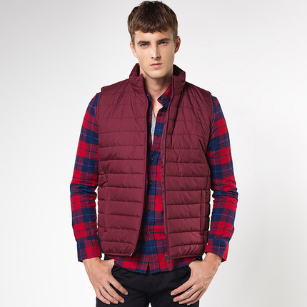 双11预售！佐丹奴拉链半高领棉背心81075564